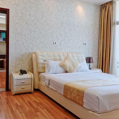 Impress Hotel Адис Абеба Екстериор снимка